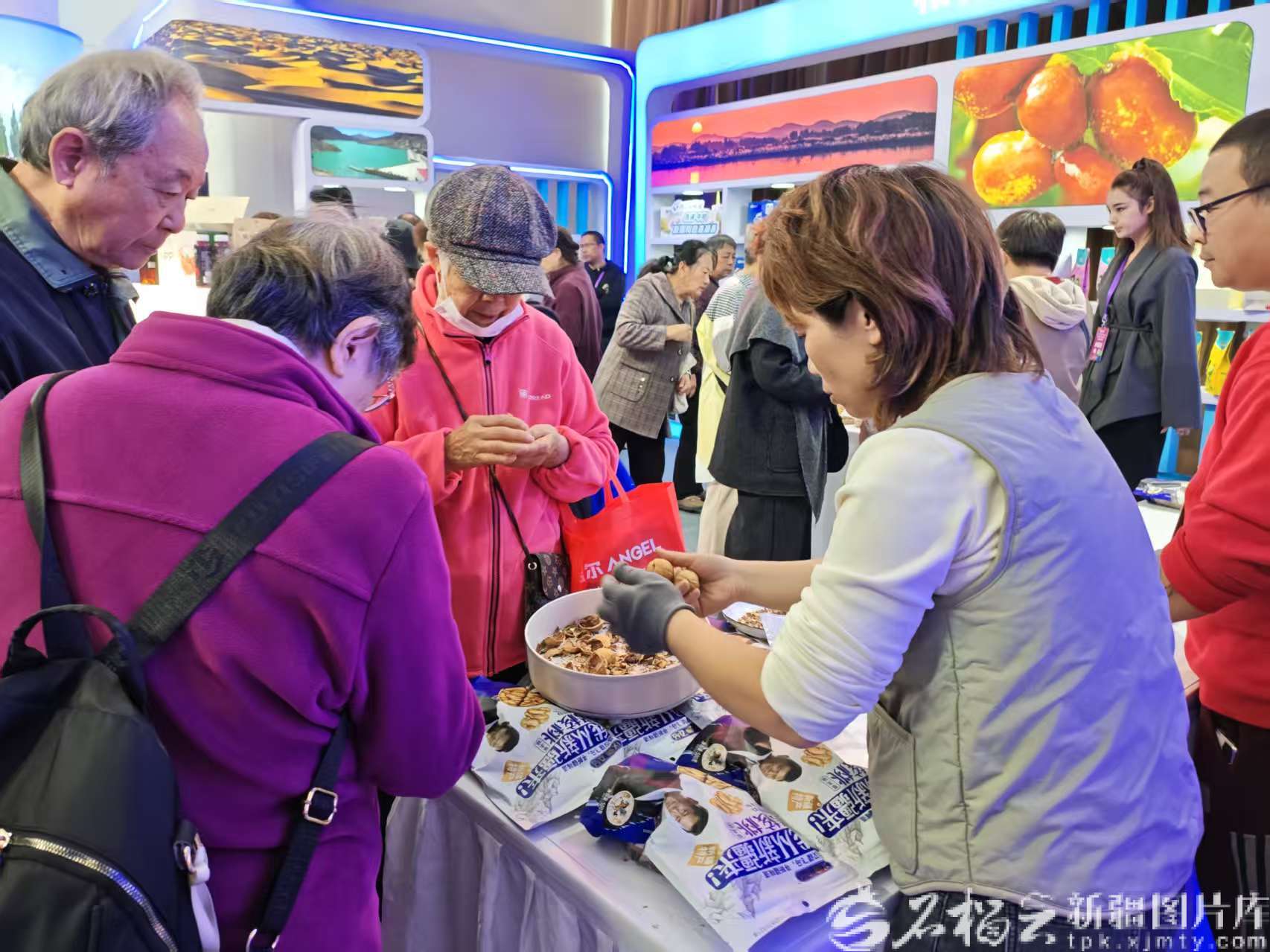 第十五届新疆农产品北京交易会开幕